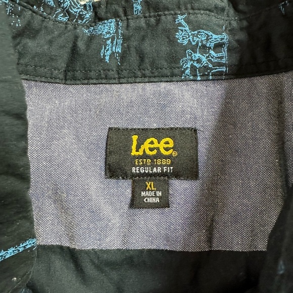 Vintage Lee Camping All Over Print Button-up Shirt Size XL - Picture 3 of 5